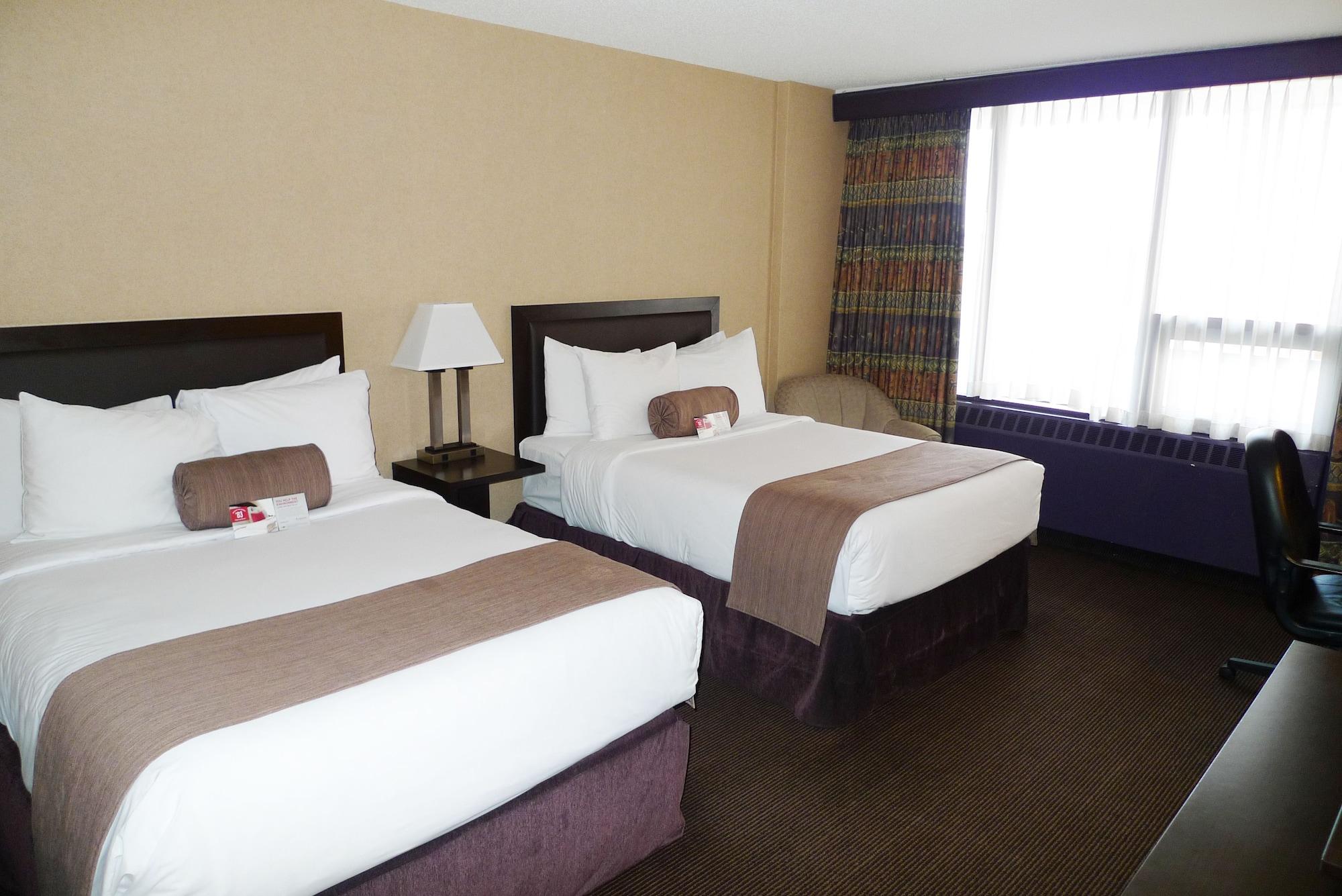 Ramada Plaza By Wyndham Calgary Downtown Hotel Bagian luar foto